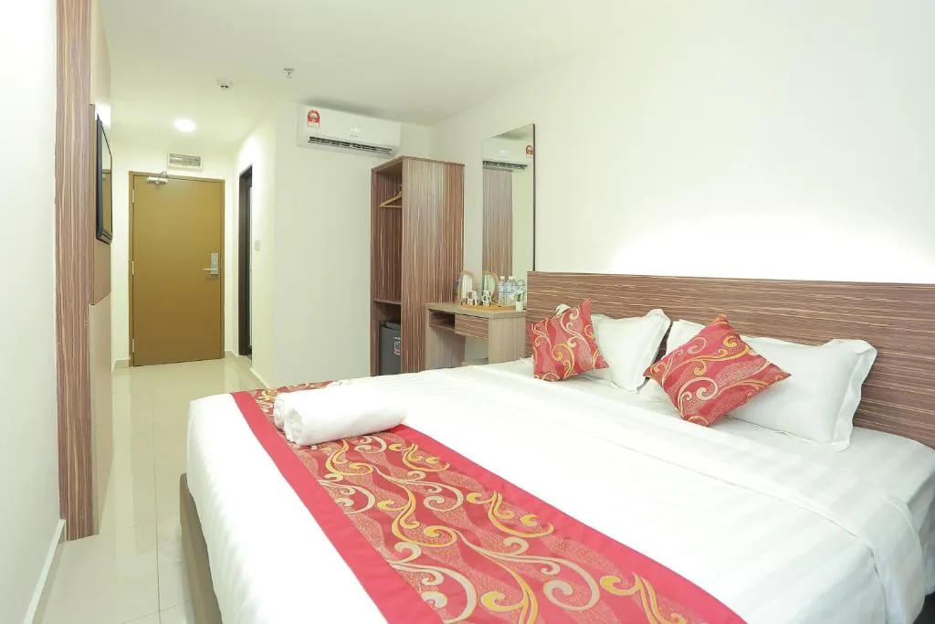 Deluxe King Room — Bitz Bintang Hotel